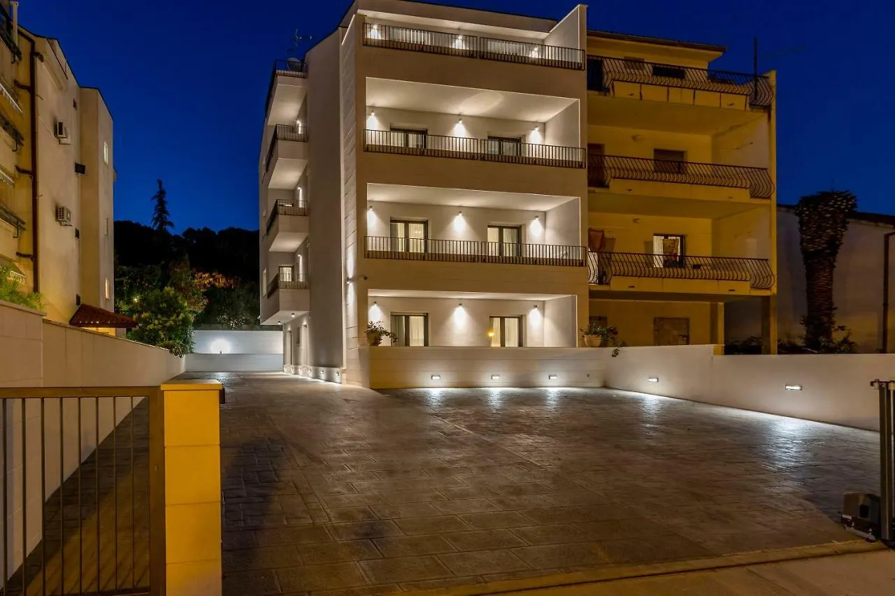 2Nightstudios سبليت 4*,  كرواتيا