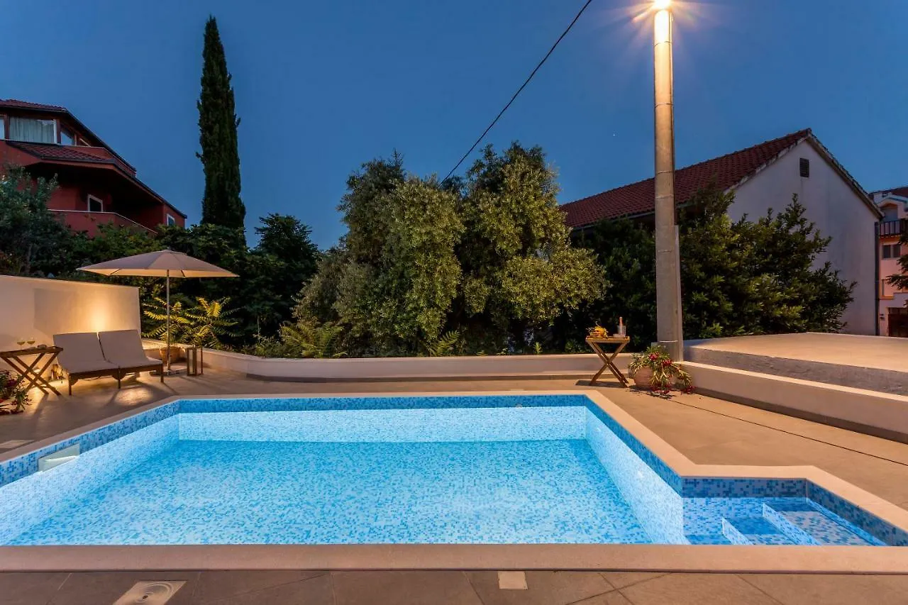 Guest house 2Nightstudios Split